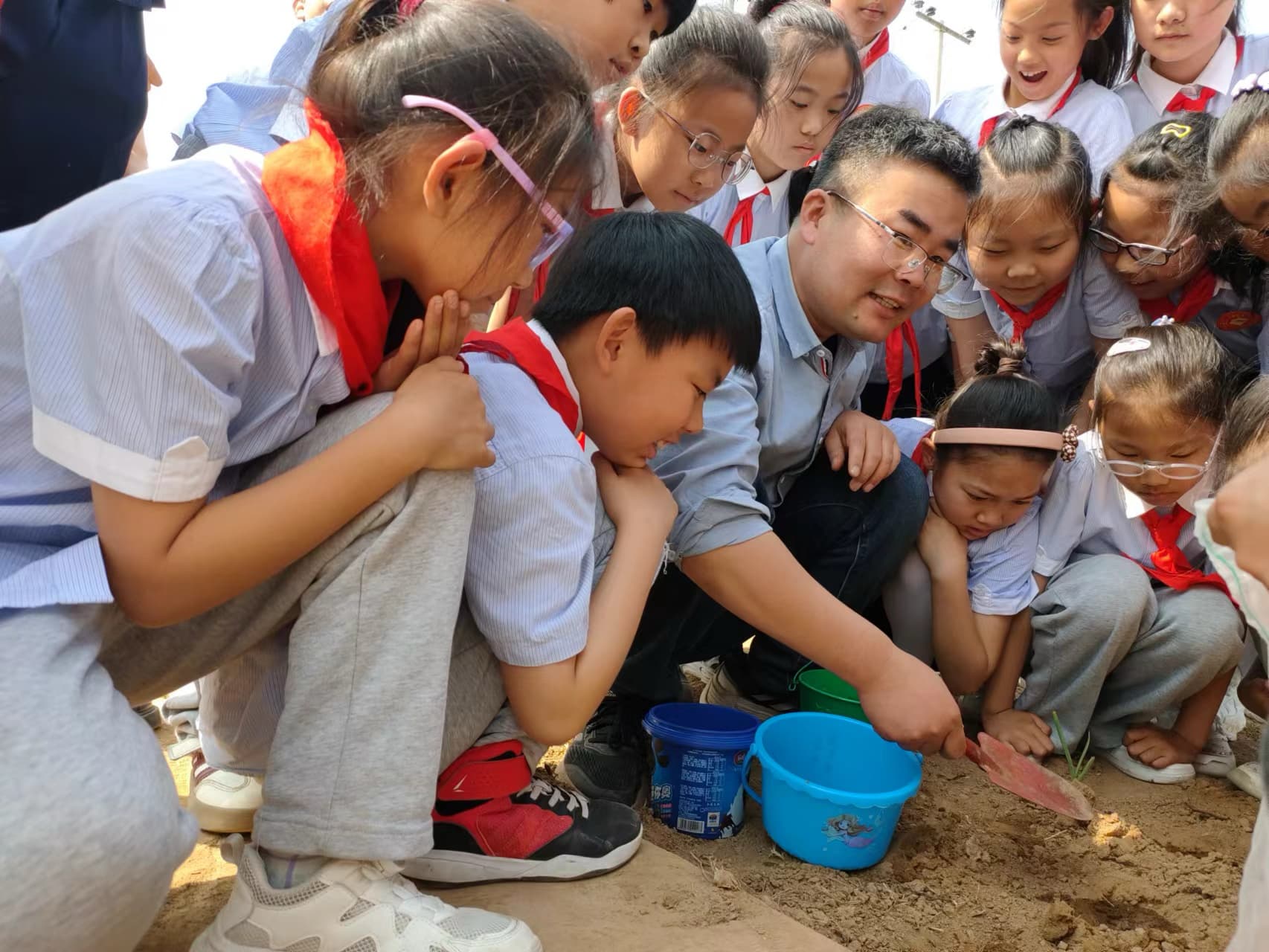 农研入校，点亮未来